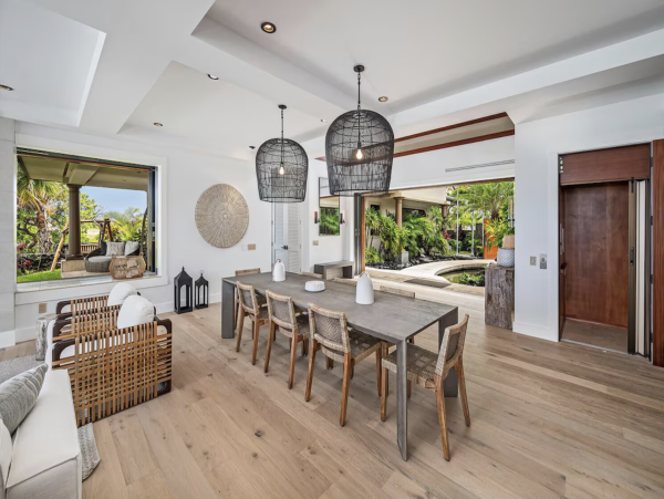 Kailua-Kona Upscale Vacation Rental 180 Degrees Oceanfront Shoreline.