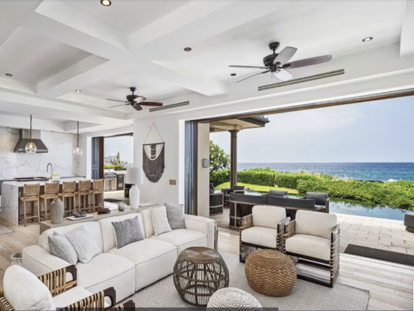 Kailua-Kona Upscale Vacation Rental 180 Degrees Oceanfront Shoreline.