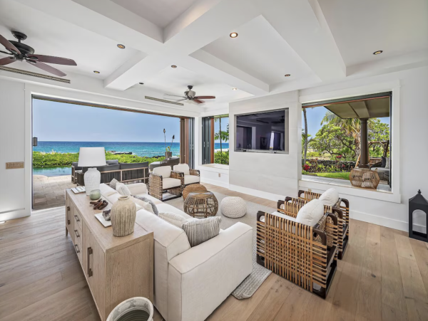Kailua-Kona Upscale Vacation Rental 180 Degrees Oceanfront Shoreline.