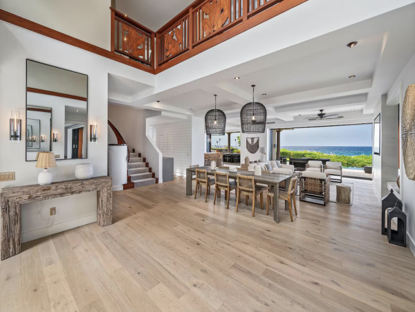 Kailua-Kona Upscale Vacation Rental 180 Degrees Oceanfront Shoreline.