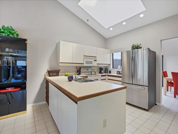 Your Home Away from Home Longbota Key Vacation Rental, 2 Bedroom +