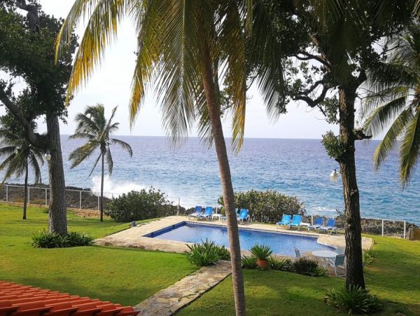 Oceanfront 7 Bedroom Vacation Villa with Private Pool