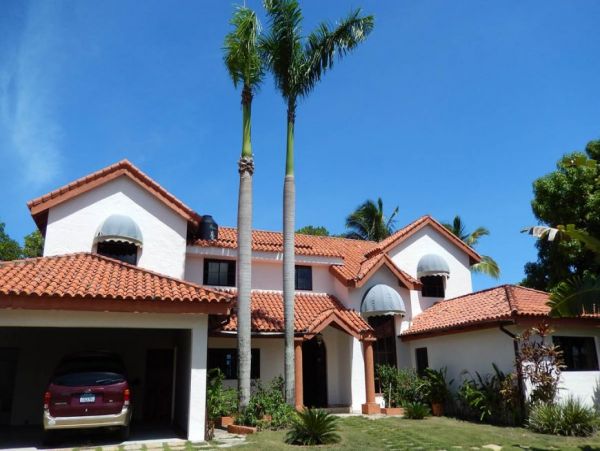 Oceanfront 7 Bedroom Vacation Villa with Private Pool