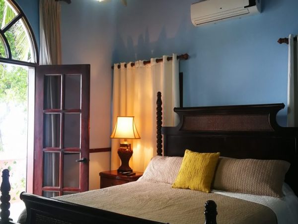 Oceanfront 7 Bedroom Vacation Villa with Private Pool