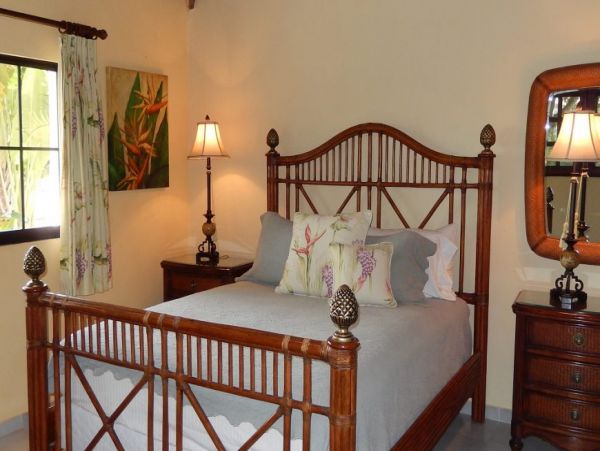 Oceanfront 7 Bedroom Vacation Villa with Private Pool