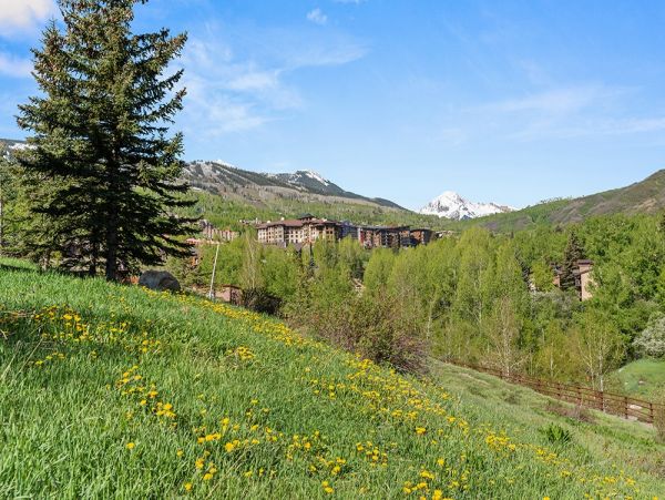 Snowmass Vacation Condo Three Bedroom