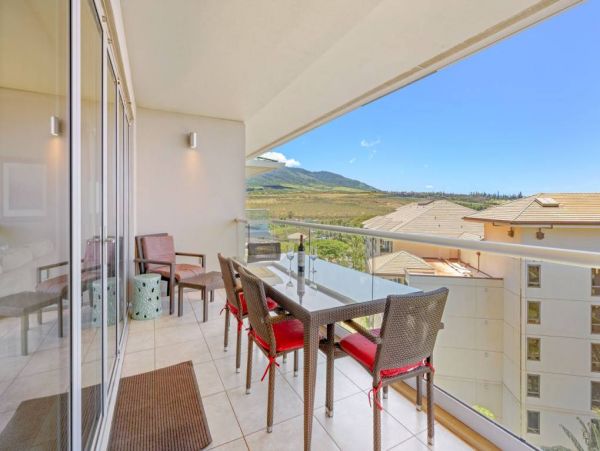 Sky-High Luxury: Maui Oceanfront Retreat with Stunning Views