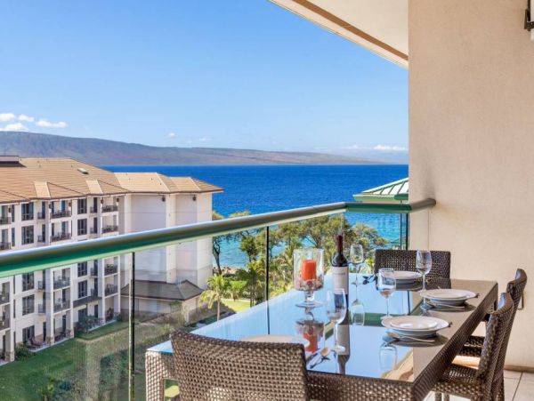 Sky-High Luxury: Maui Oceanfront Retreat with Stunning Views