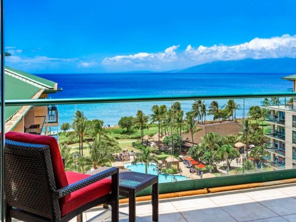 Sky-High Luxury: Maui Oceanfront Retreat with Stunning Views