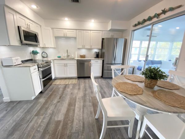 Lovely 2 Bedroom Vacation Rental Short Walk to Beach