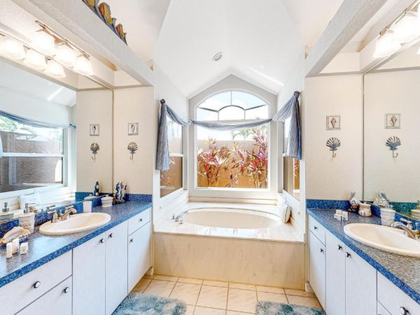 Cape Coral Canal-Front Vacation Rental 3-Bedroom Home with Private Pool & Gulf Access