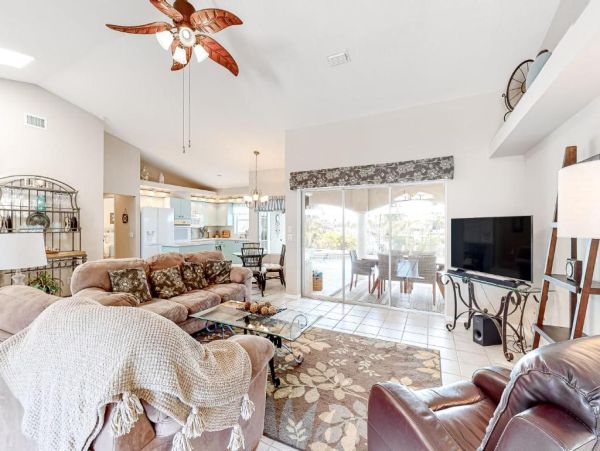 Cape Coral Canal-Front Vacation Rental 3-Bedroom Home with Private Pool & Gulf Access