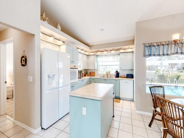 Cape Coral Canal-Front Vacation Rental 3-Bedroom Home with Private Pool & Gulf Access