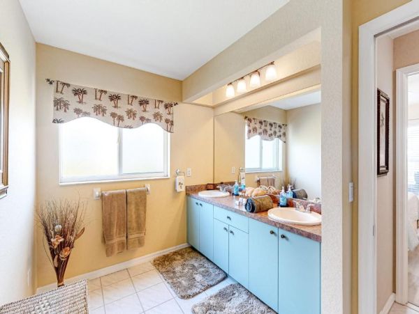 Cape Coral Canal-Front Vacation Rental 3-Bedroom Home with Private Pool & Gulf Access