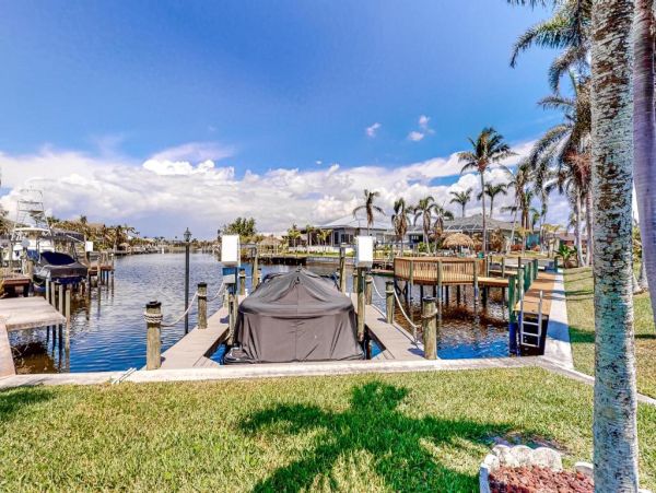 Cape Coral Canal-Front Vacation Rental 3-Bedroom Home with Private Pool & Gulf Access