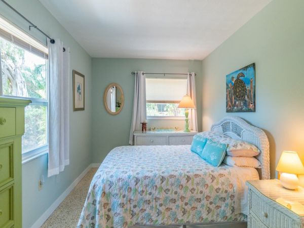 Waterfront Three Bedroom Vacation Rental in Siesta Key