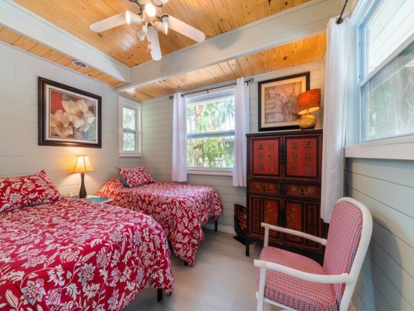 Waterfront Three Bedroom Vacation Rental in Siesta Key