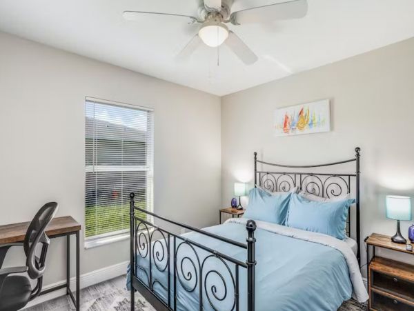 Luxury Four Bedroom Vacation Home with Screened Pool in Cape Coral