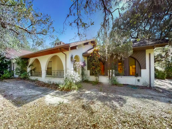Your Perfect Getaway with 3-Bedrooms and Pool in Tarpon Springs