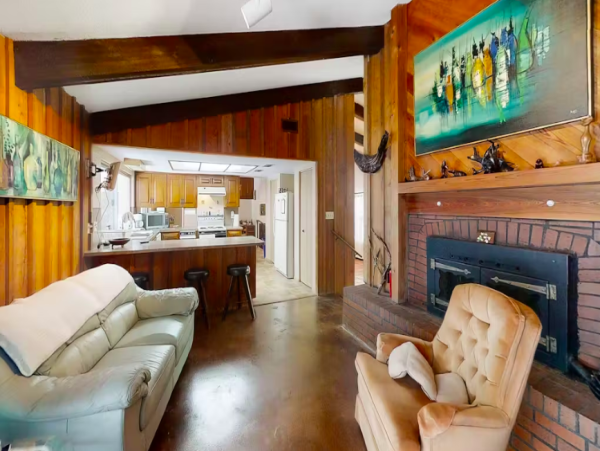 Your Perfect Getaway with 3-Bedrooms and Pool in Tarpon Springs
