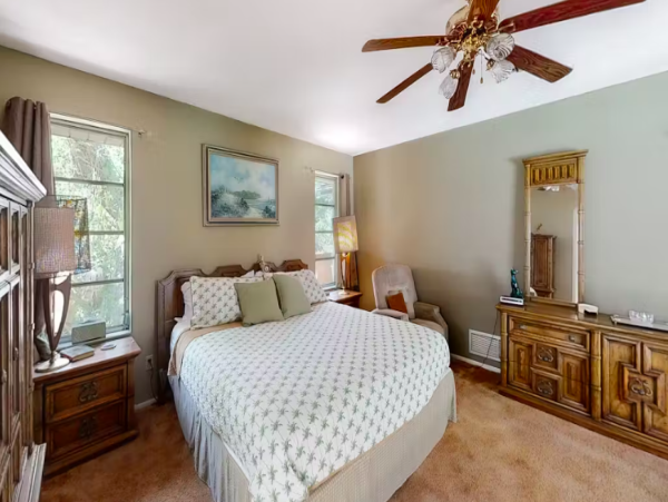 Your Perfect Getaway with 3-Bedrooms and Pool in Tarpon Springs