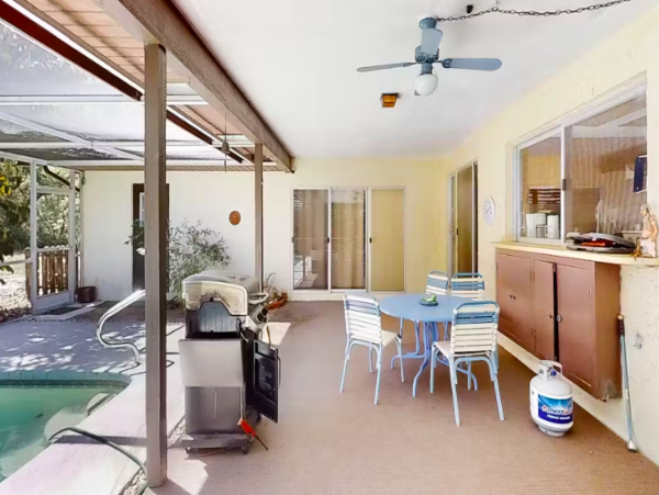 Your Perfect Getaway with 3-Bedrooms and Pool in Tarpon Springs