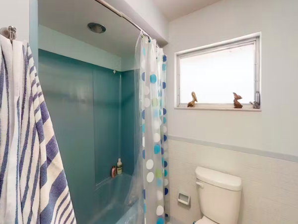 Your Perfect Getaway with 3-Bedrooms and Pool in Tarpon Springs