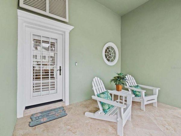 Beautiful 4 Bedroom Vacation Home with Private Pool