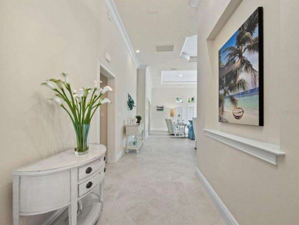 Beautiful 4 Bedroom Vacation Home with Private Pool