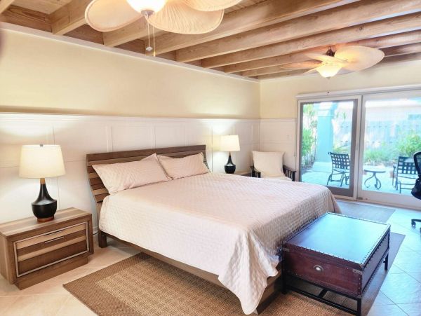 Beautiful 4 Bedroom Vacation Home with Private Pool