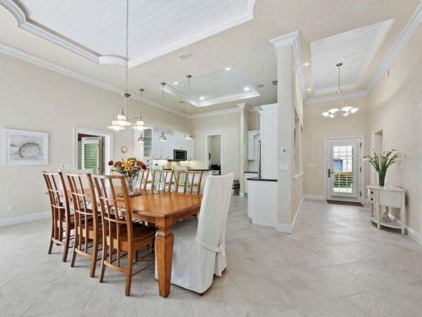 Beautiful 4 Bedroom Vacation Home with Private Pool