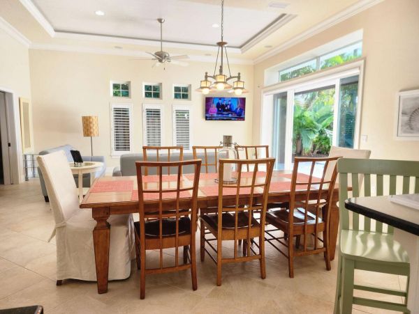 Beautiful 4 Bedroom Vacation Home with Private Pool