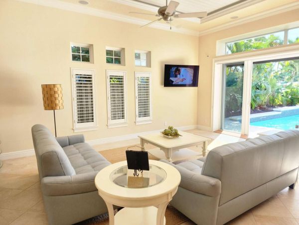 Beautiful 4 Bedroom Vacation Home with Private Pool