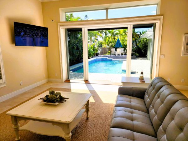 Beautiful 4 Bedroom Vacation Home with Private Pool