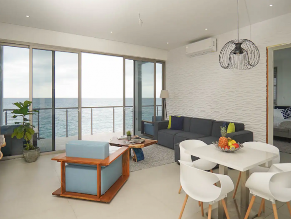 Luxury Vacation Rental with 10 Bedrooms Located on the Beach