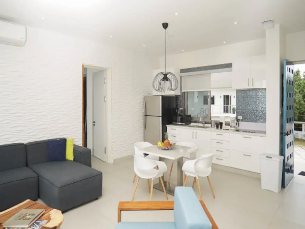 Luxury Vacation Rental with 10 Bedrooms Located on the Beach