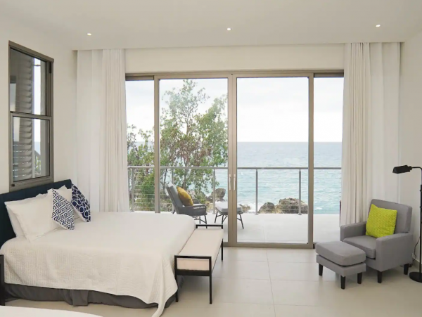Luxury Vacation Rental with 10 Bedrooms Located on the Beach