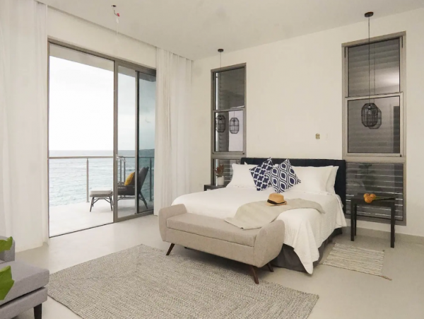 Luxury Vacation Rental with 10 Bedrooms Located on the Beach