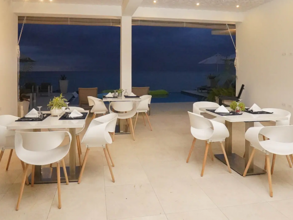 Luxury Vacation Rental with 10 Bedrooms Located on the Beach