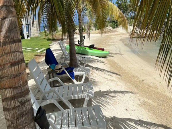 Luxury Vacation Rental with 10 Bedrooms Located on the Beach