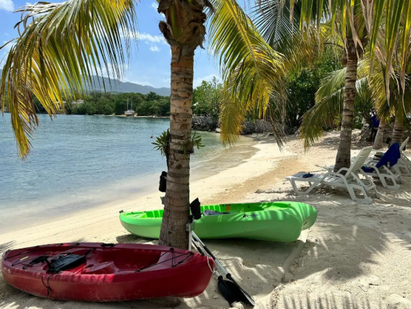 Luxury Vacation Rental with 10 Bedrooms Located on the Beach