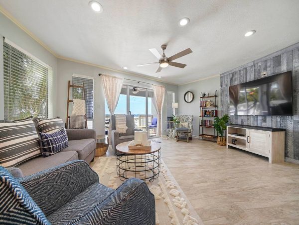Gulf-Front Duplex in Destin: Perfect for Large Groups with Stunning Gulf Views