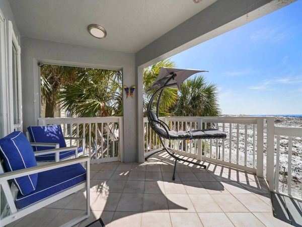 Gulf-Front Duplex in Destin: Perfect for Large Groups with Stunning Gulf Views