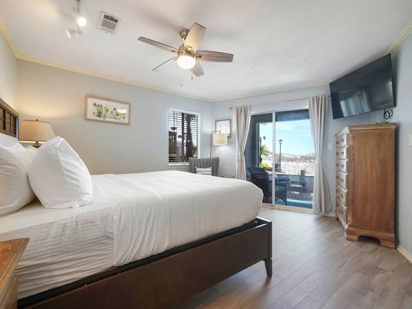 Gulf-Front Duplex in Destin: Perfect for Large Groups with Stunning Gulf Views