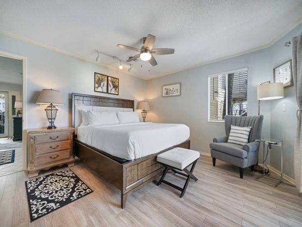 Gulf-Front Duplex in Destin: Perfect for Large Groups with Stunning Gulf Views