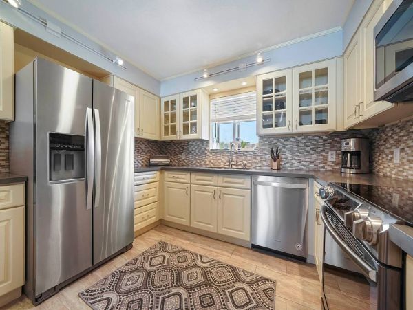 Gulf-Front Duplex in Destin: Perfect for Large Groups with Stunning Gulf Views