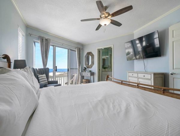 Gulf-Front Duplex in Destin: Perfect for Large Groups with Stunning Gulf Views