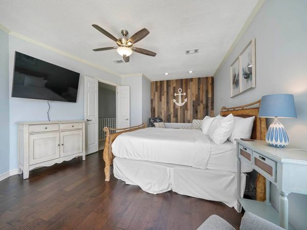 Gulf-Front Duplex in Destin: Perfect for Large Groups with Stunning Gulf Views