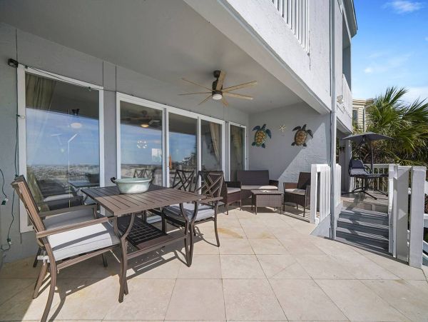 Gulf-Front Duplex in Destin: Perfect for Large Groups with Stunning Gulf Views