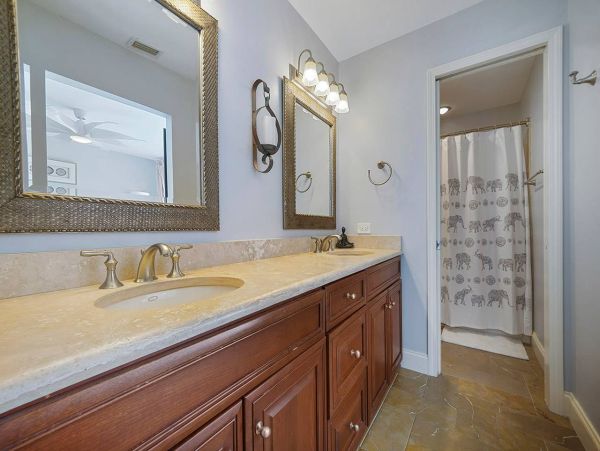 Gulf-Front Duplex in Destin: Perfect for Large Groups with Stunning Gulf Views